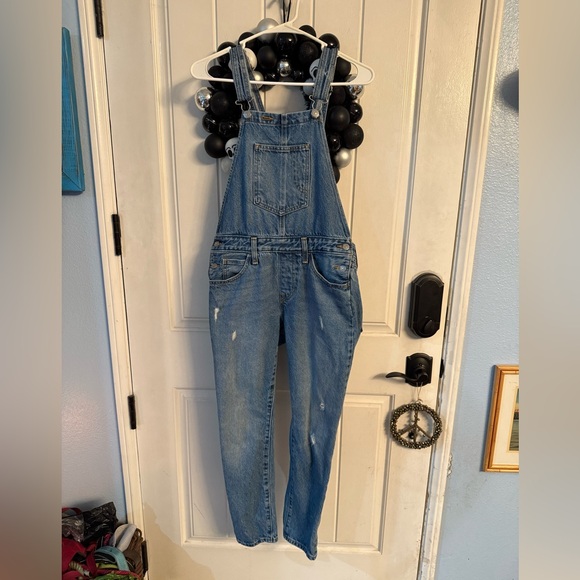 Levi’s Woman’s Blue Denim Overalls - Picture 1 of 3